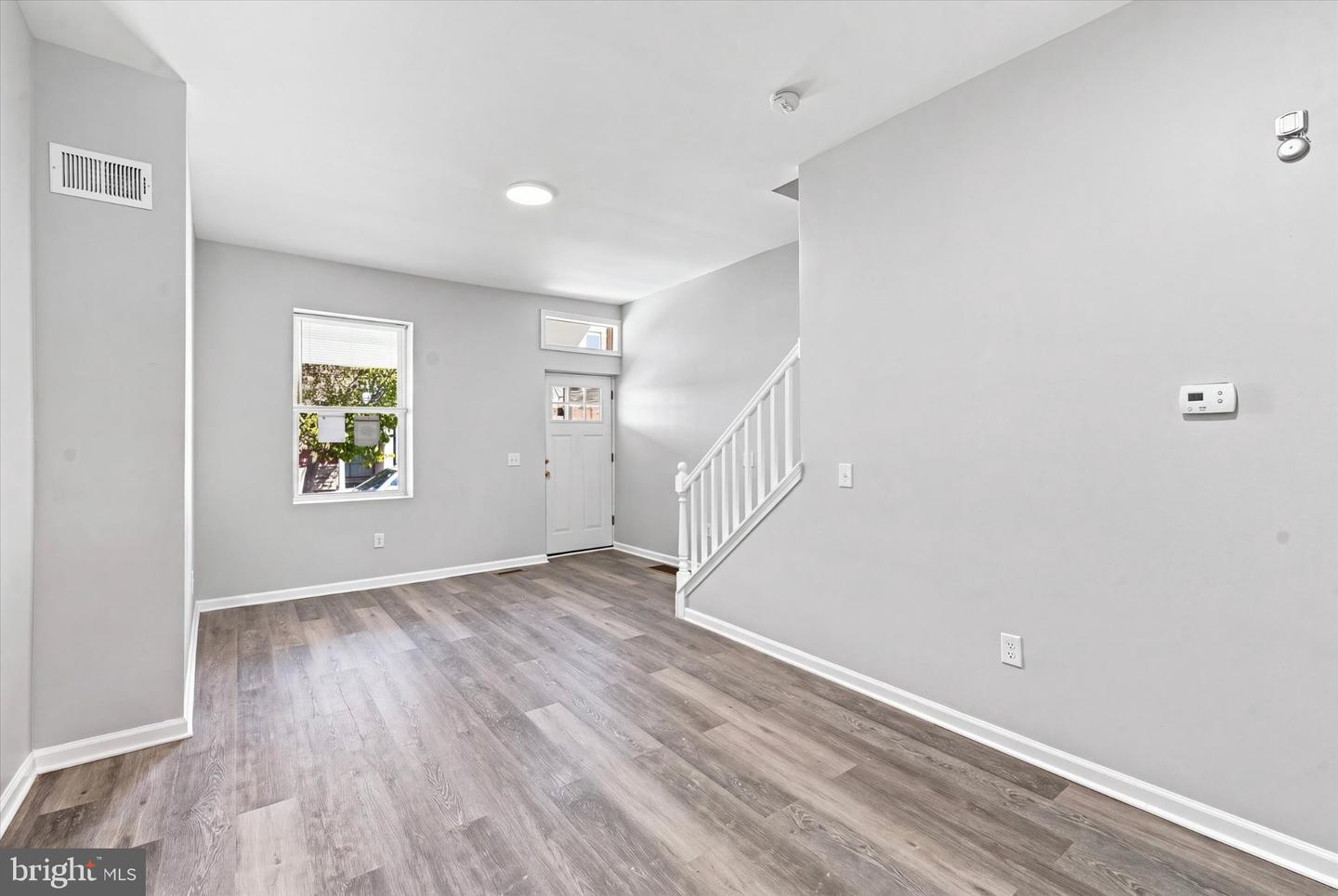 414 N Sickels St Property Photo 4