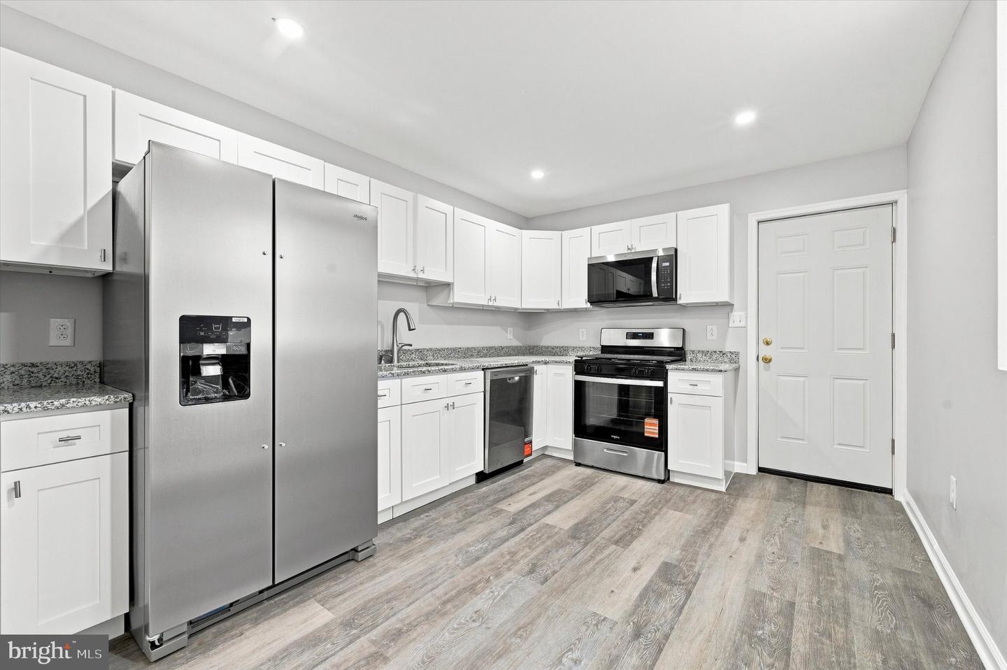 414 N Sickels St Property Photo 6