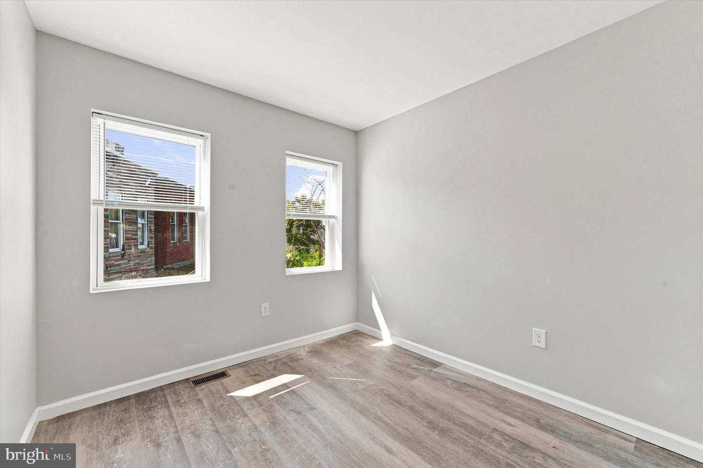 414 N Sickels St Property Photo 12