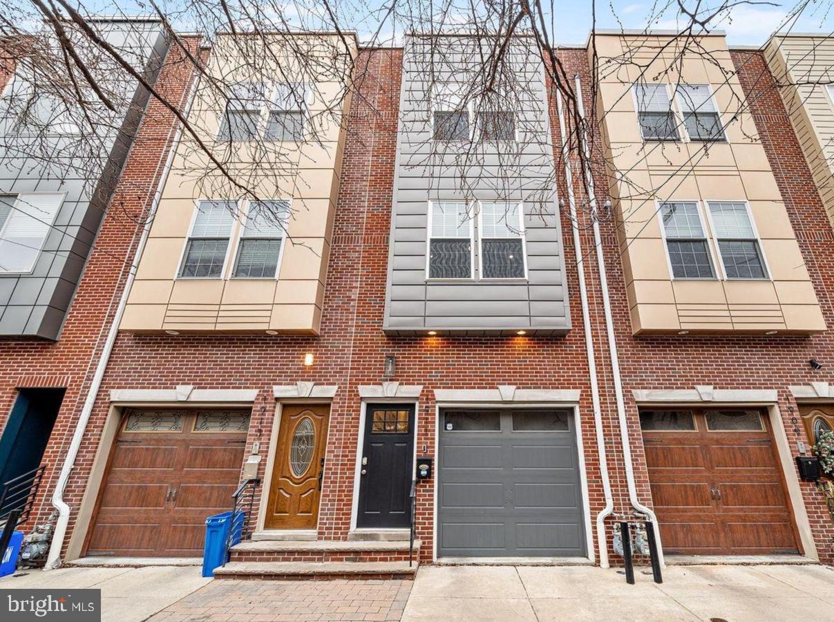 1913 League St Property Photo 1