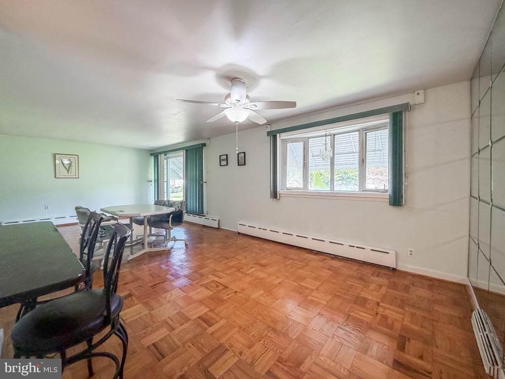 9601 Dedaker St Property Photo 13