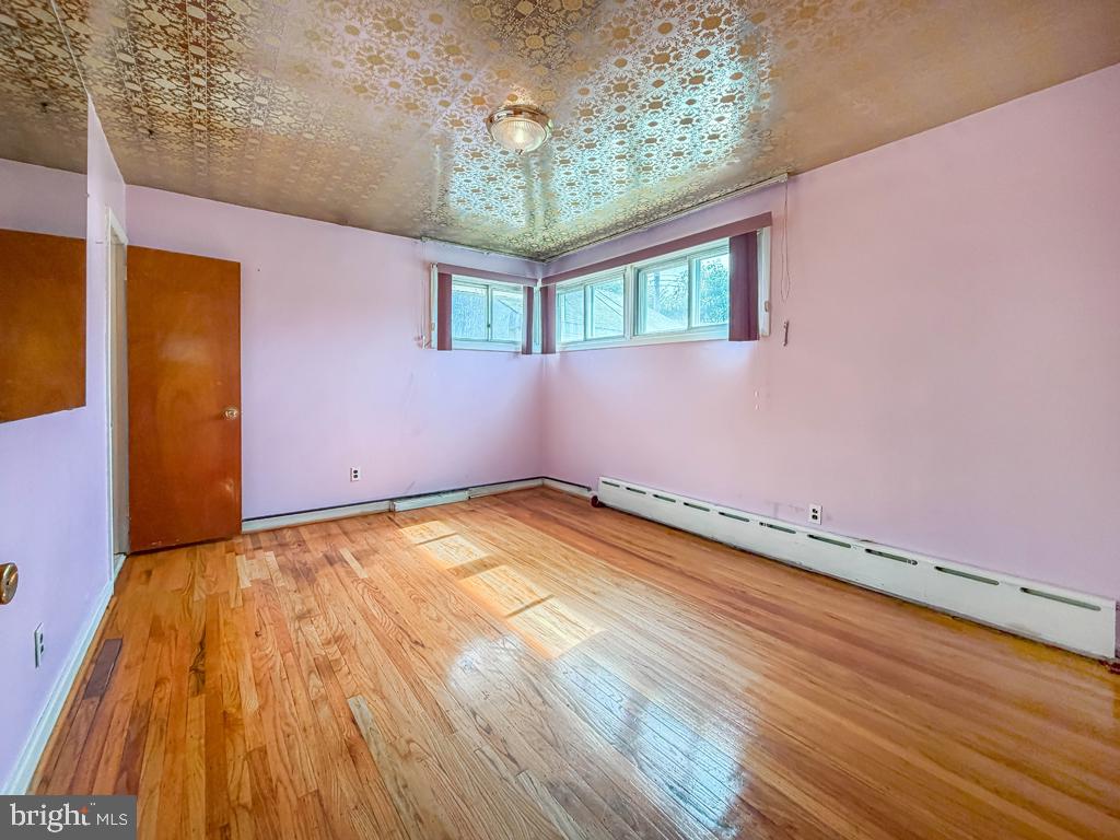 9601 Dedaker St Property Photo 19