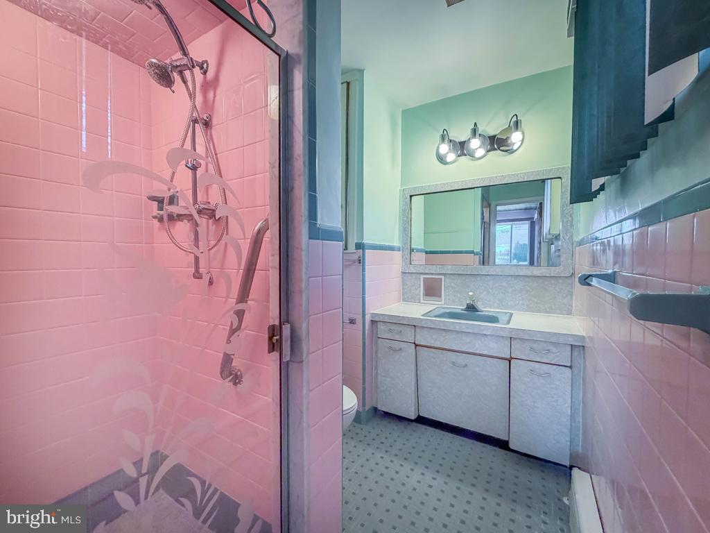 9601 Dedaker St Property Photo 21