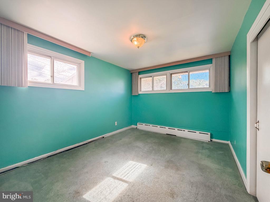 9601 Dedaker St Property Photo 24