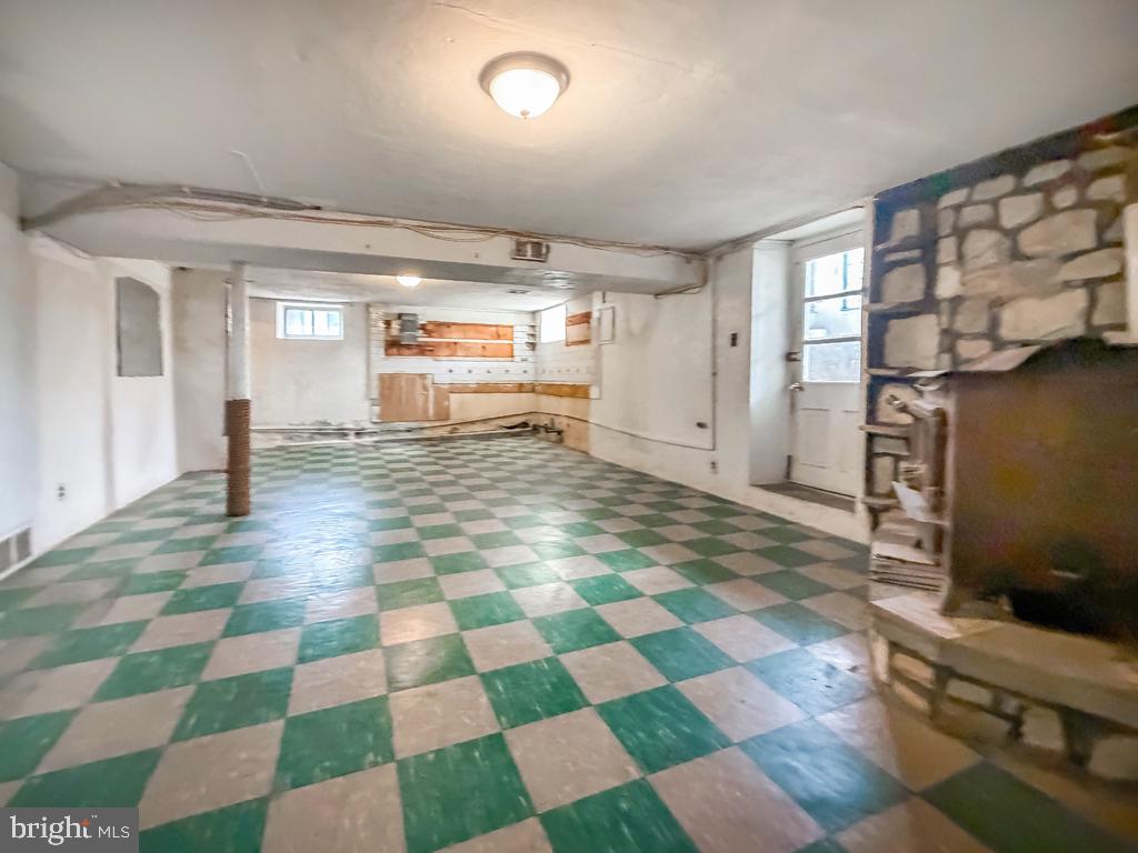 9601 Dedaker St Property Photo 30