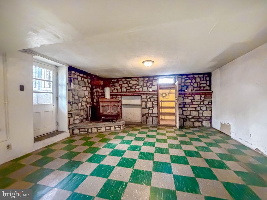 9601 Dedaker St Property Photo 31