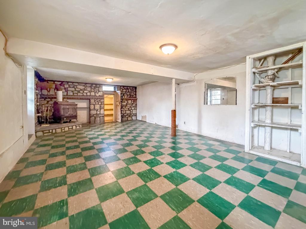 9601 Dedaker St Property Photo 32
