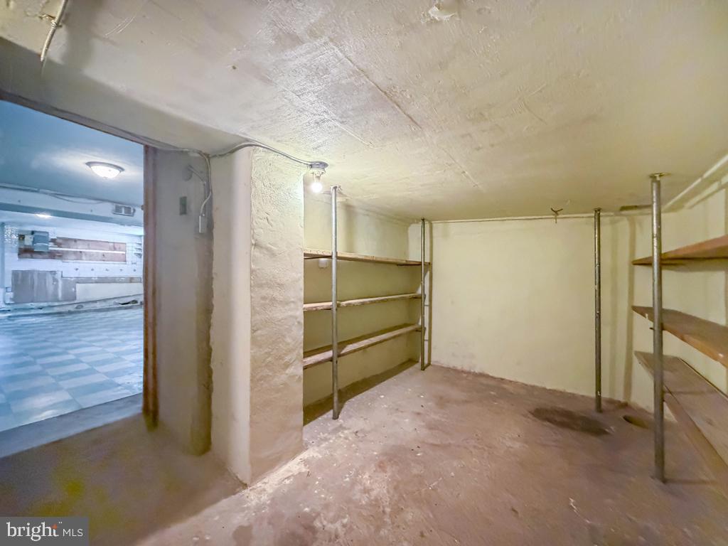 9601 Dedaker St Property Photo 36
