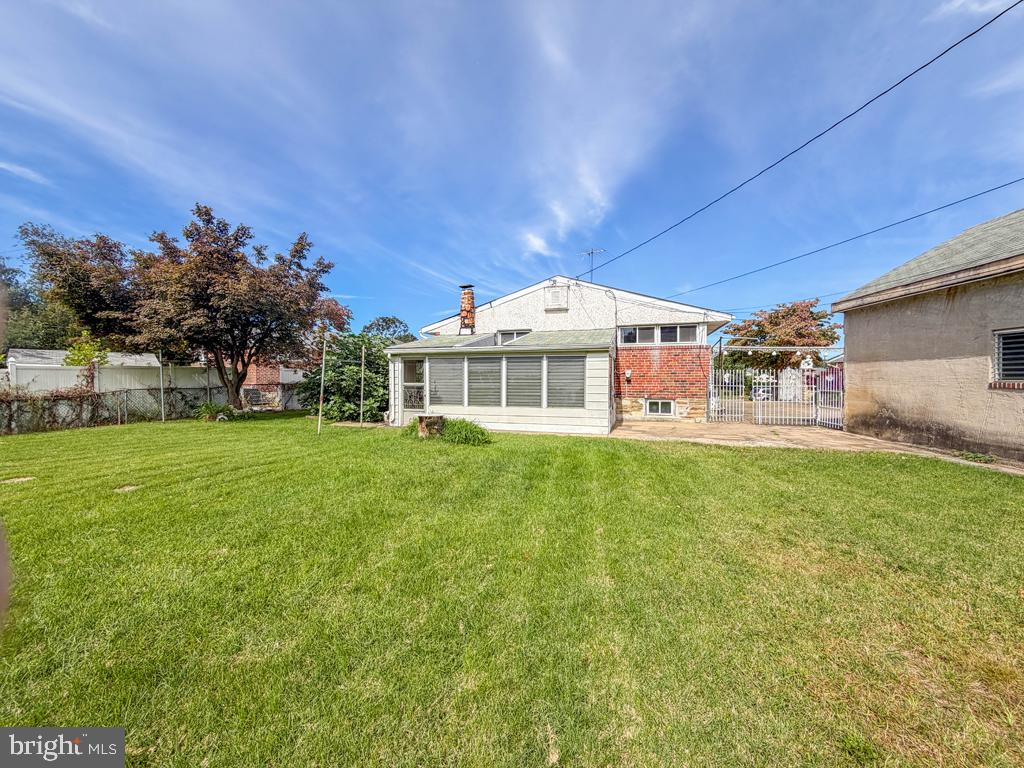9601 Dedaker St Property Photo 44