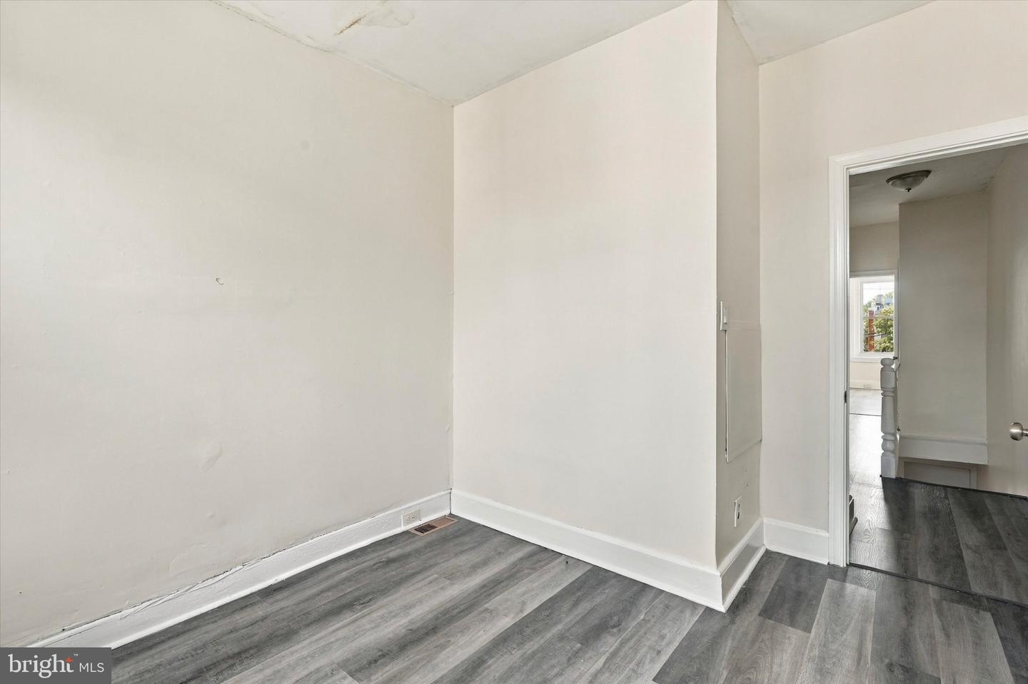 2135 E Birch St Property Photo 16