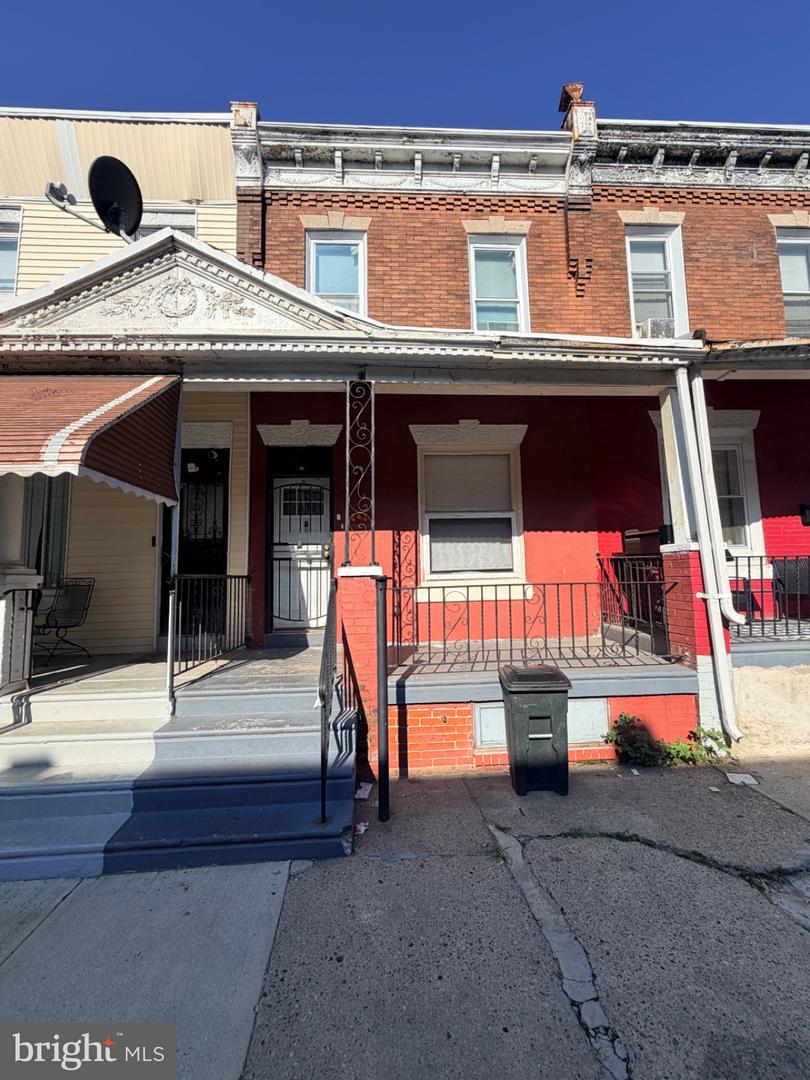 940 N Saint Bernard St Property Photo 1
