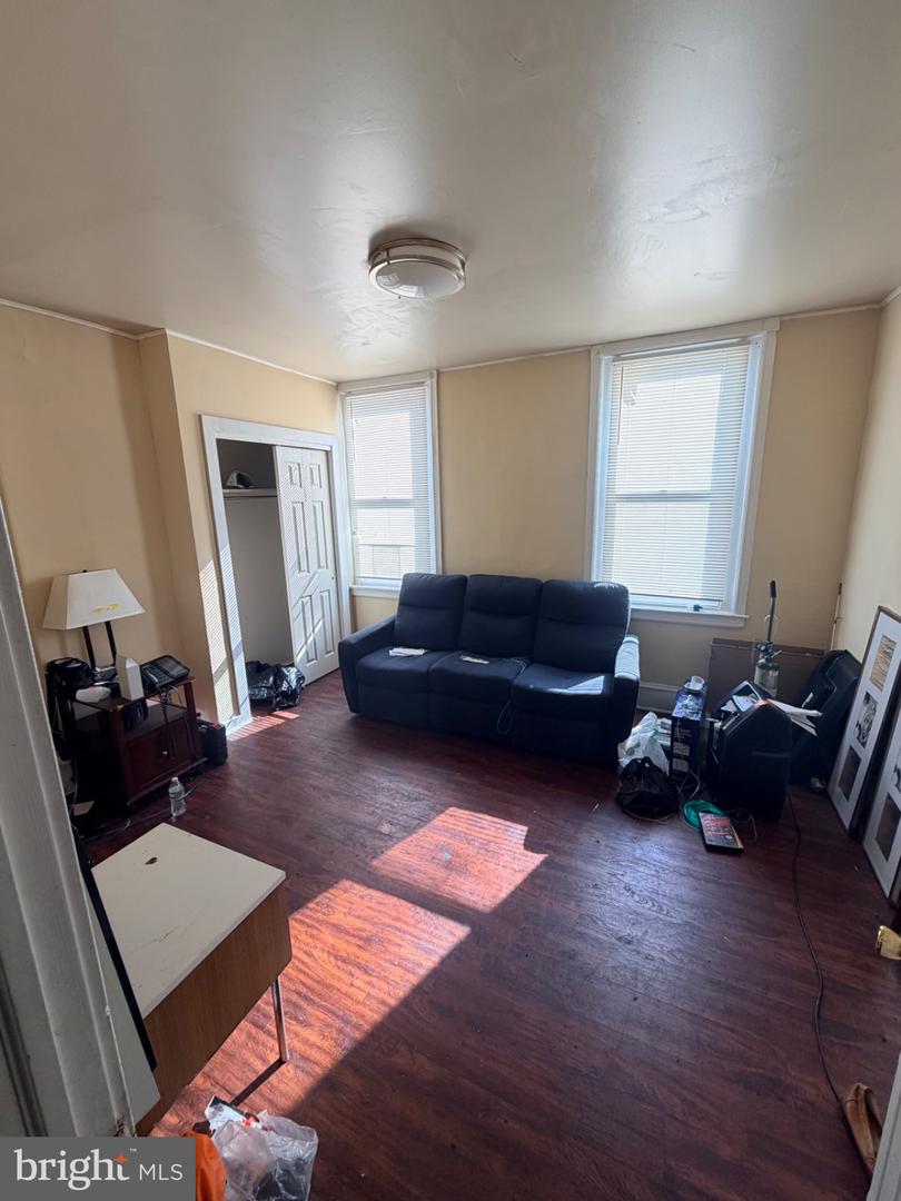 940 N Saint Bernard St Property Photo 12
