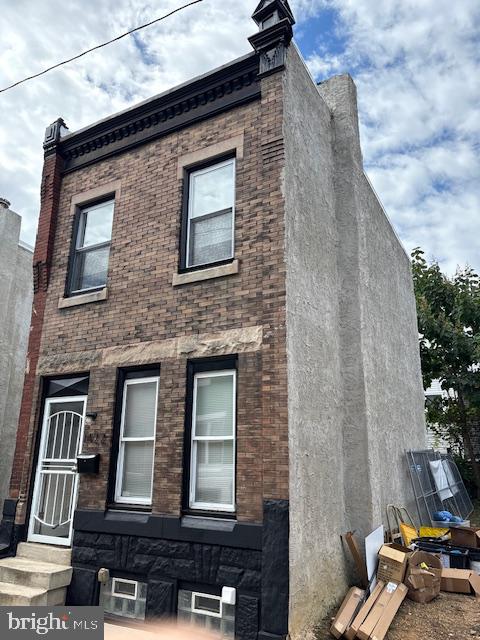 1422 N HOLLYWOOD ST Property Photo 1
