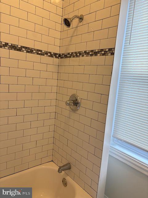 1422 N Hollywood St Property Photo 7