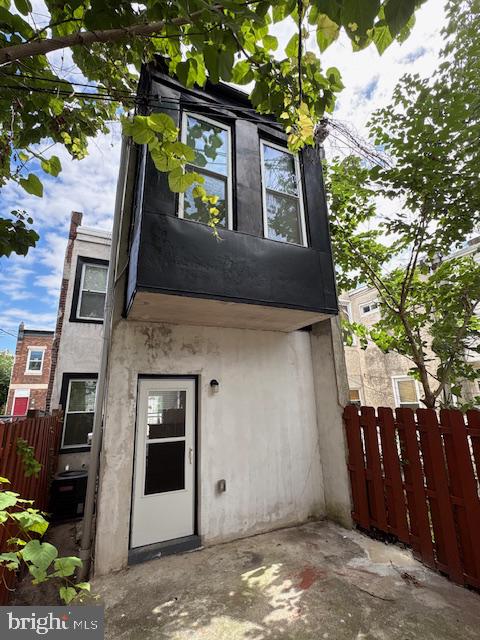 1422 N Hollywood St Property Photo 16
