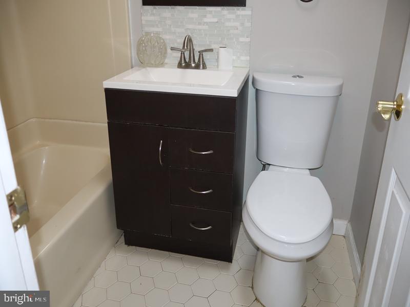 3619 Essex Ln Property Photo 11