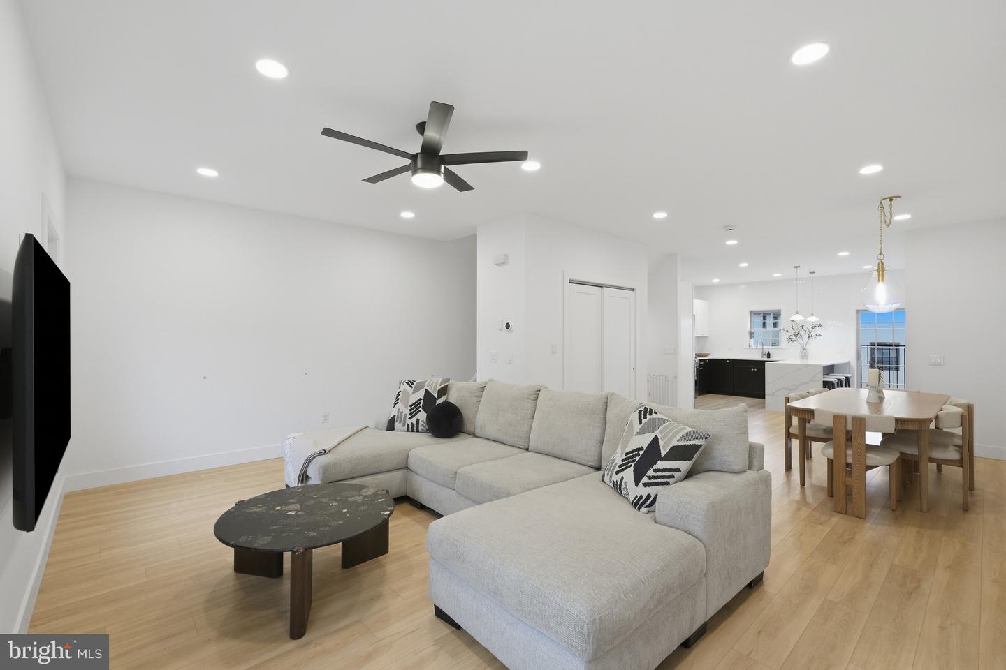 921 N Hancock St Property Photo 17