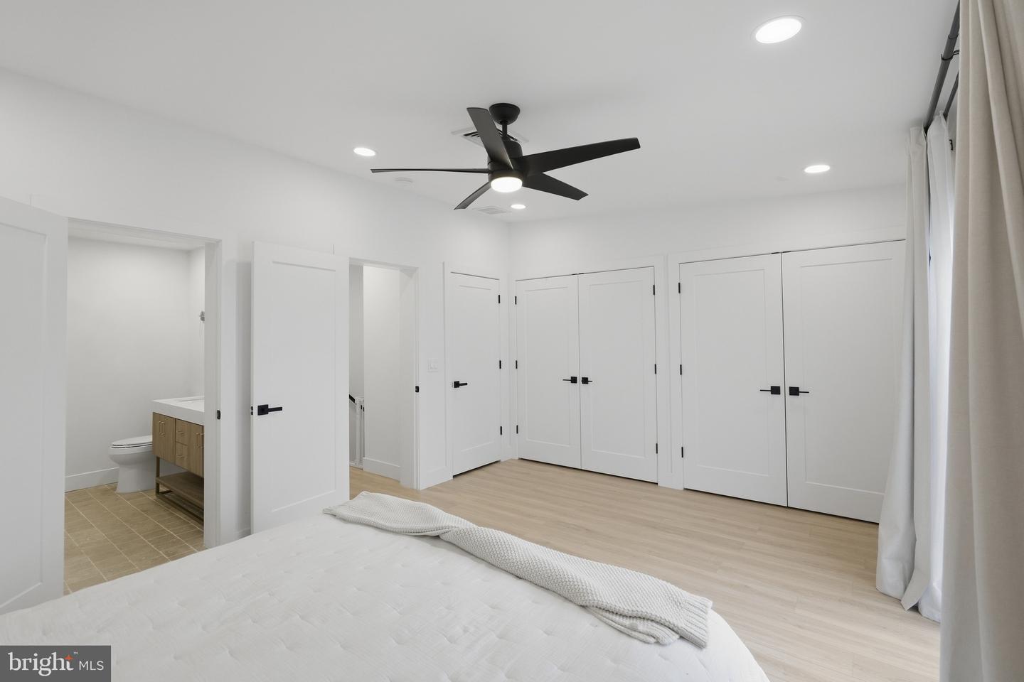 921 N Hancock St Property Photo 21