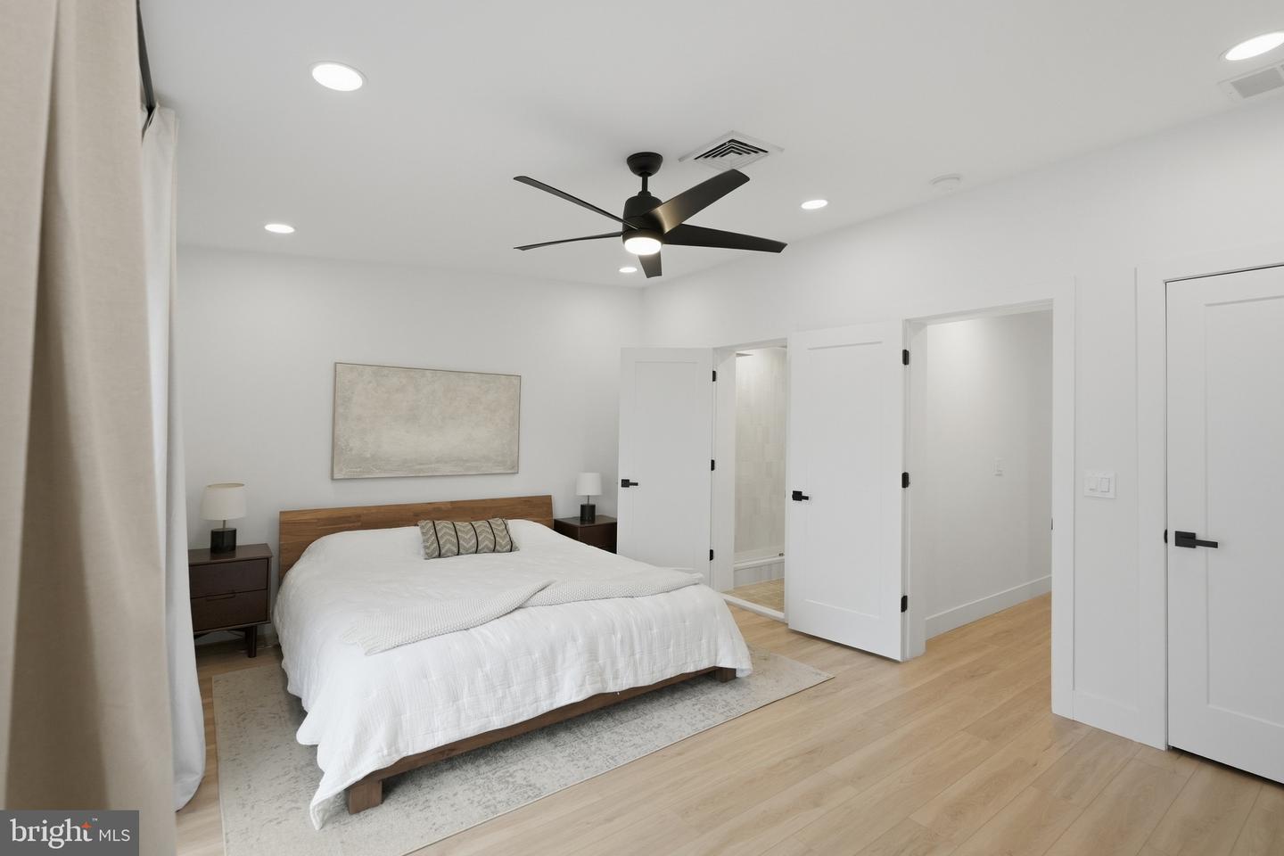 921 N Hancock St Property Photo 22