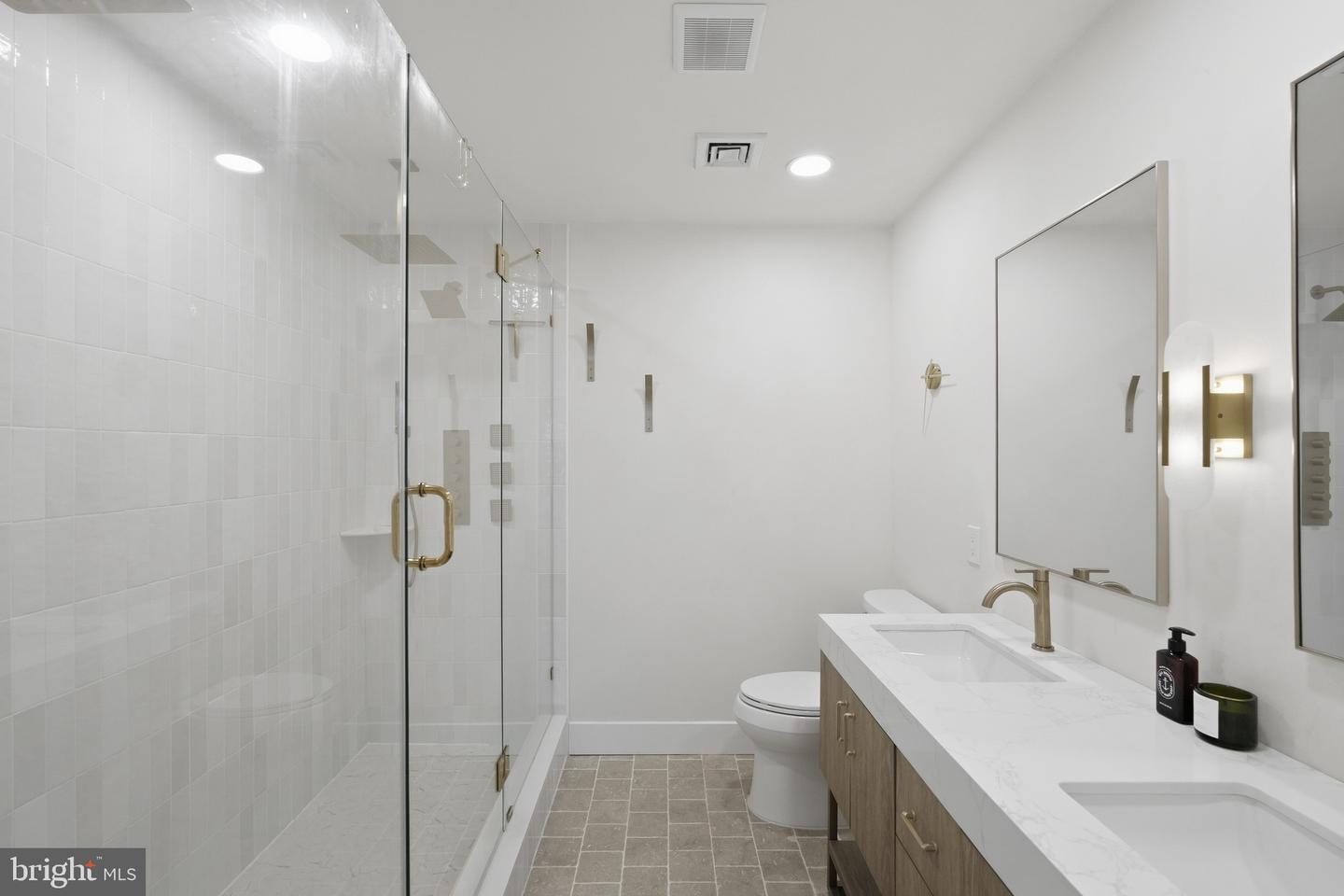 921 N Hancock St Property Photo 23