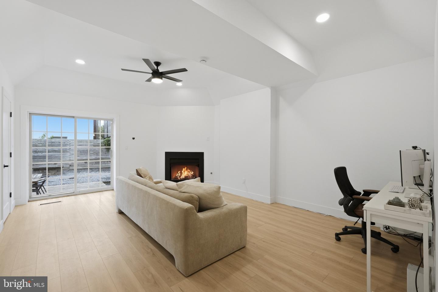 921 N Hancock St Property Photo 36