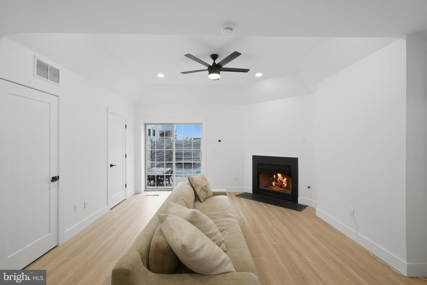 921 N Hancock St Property Photo 38