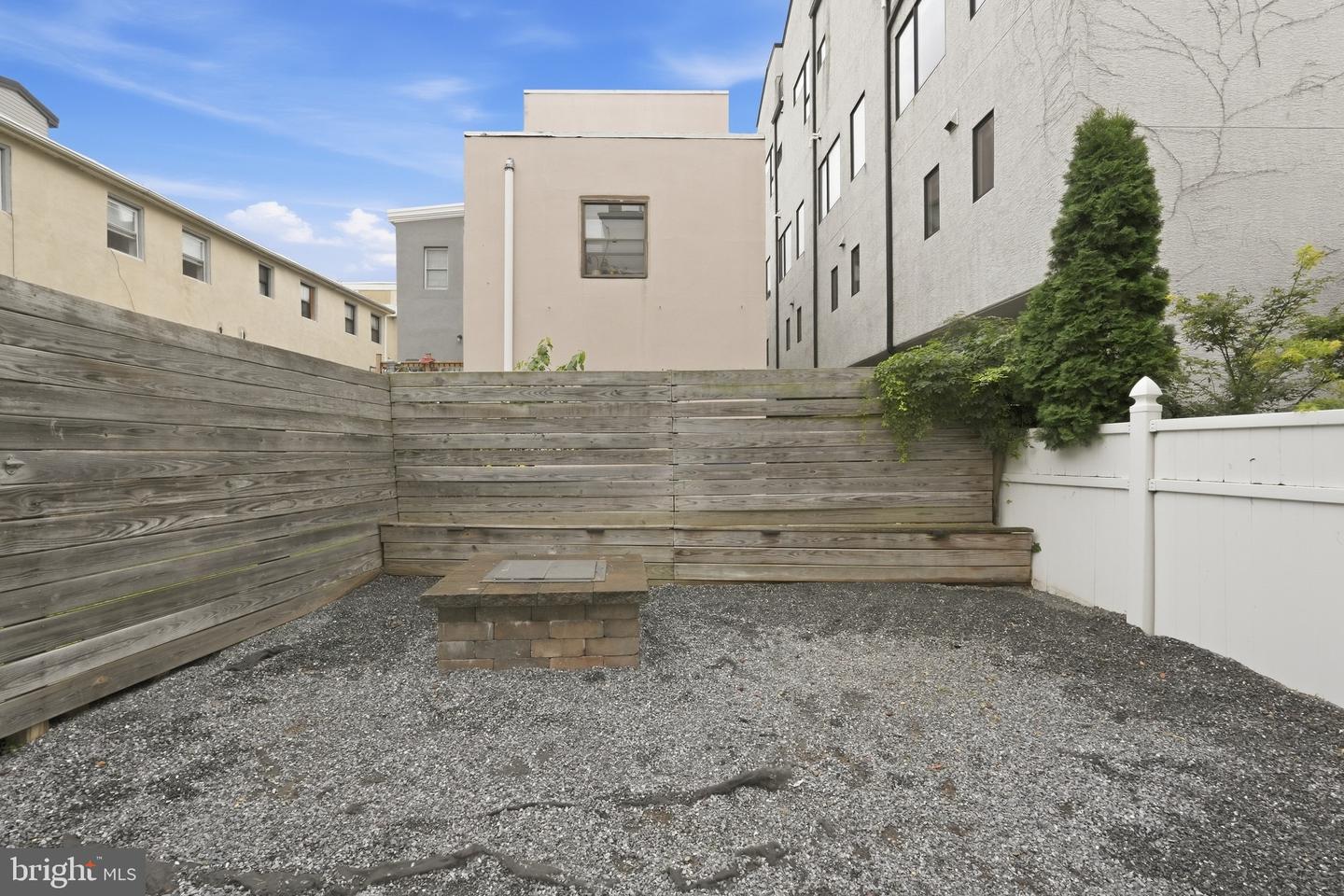 921 N Hancock St Property Photo 40