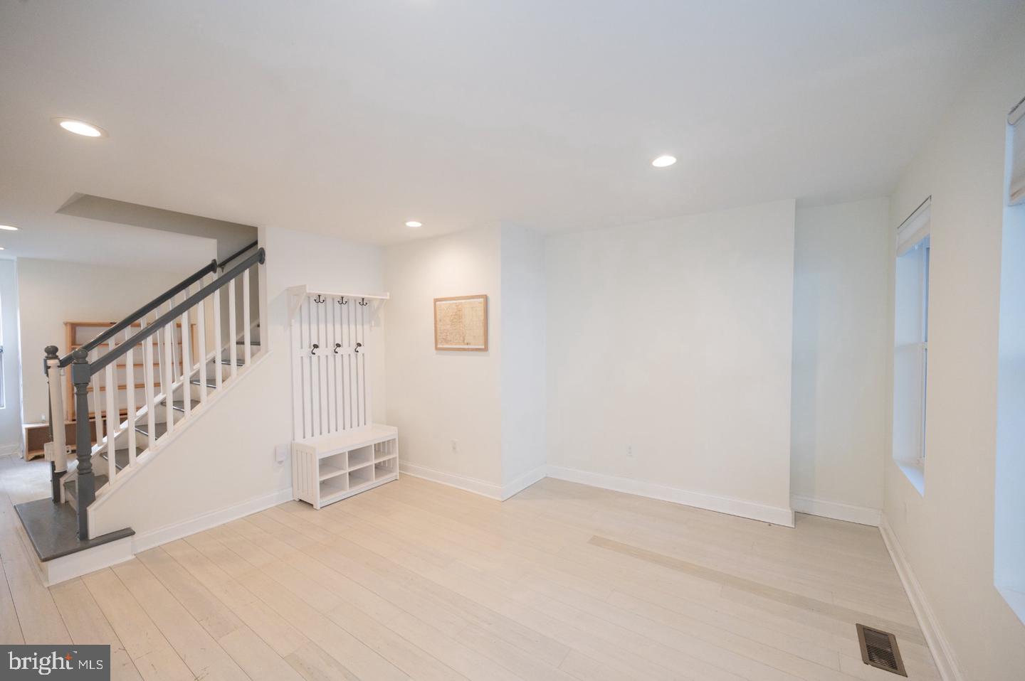 148 E Duval St Property Photo 4