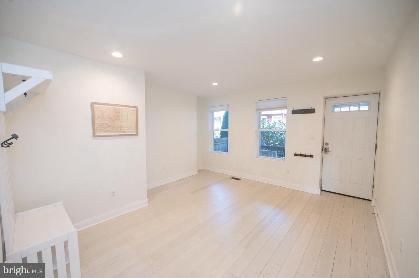 148 E Duval St Property Photo 6