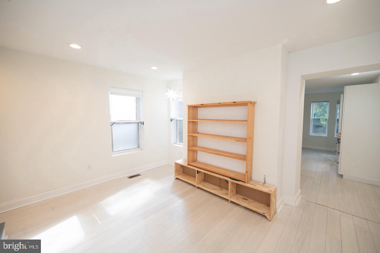 148 E Duval St Property Photo 10