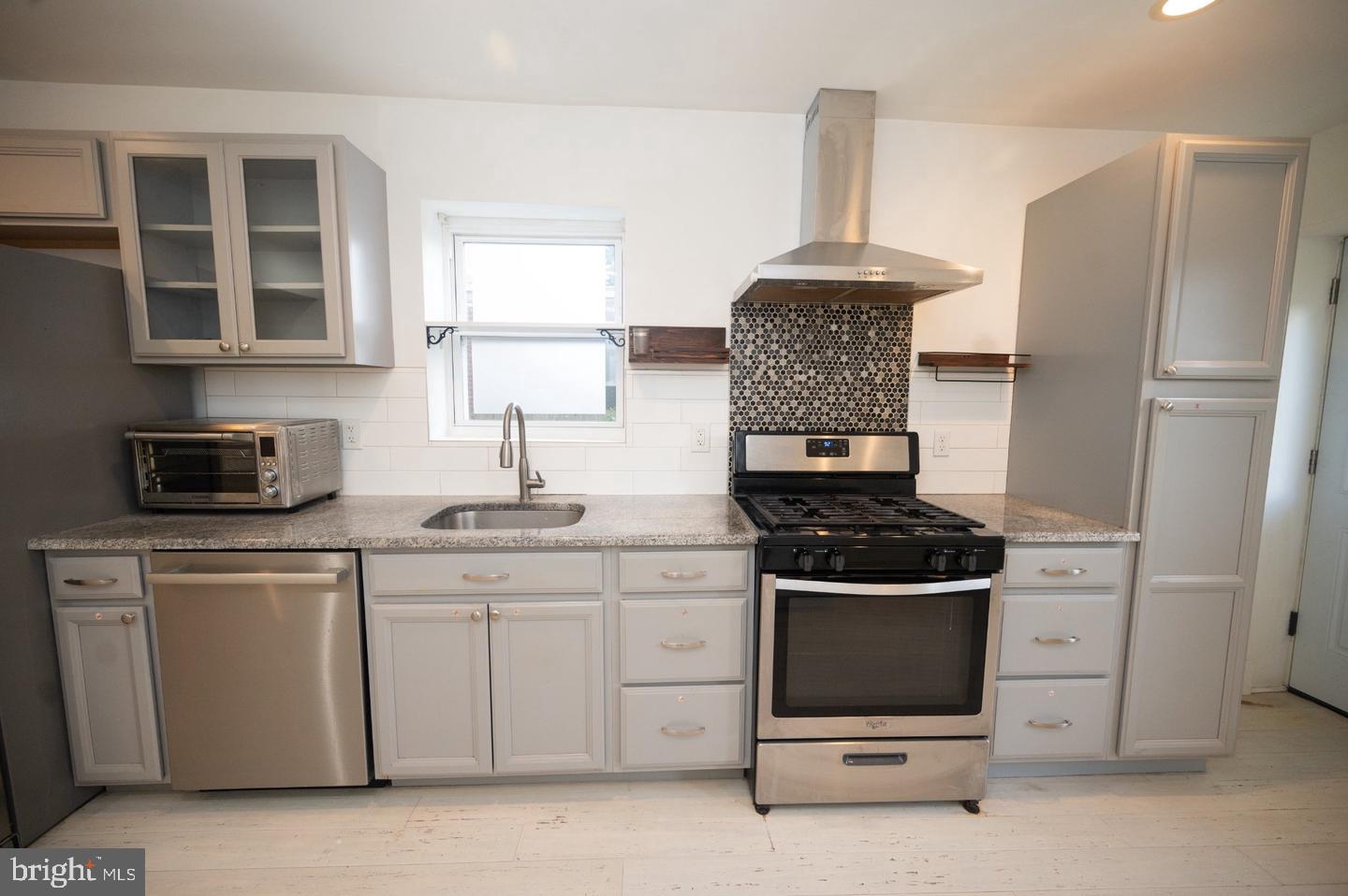 148 E Duval St Property Photo 15