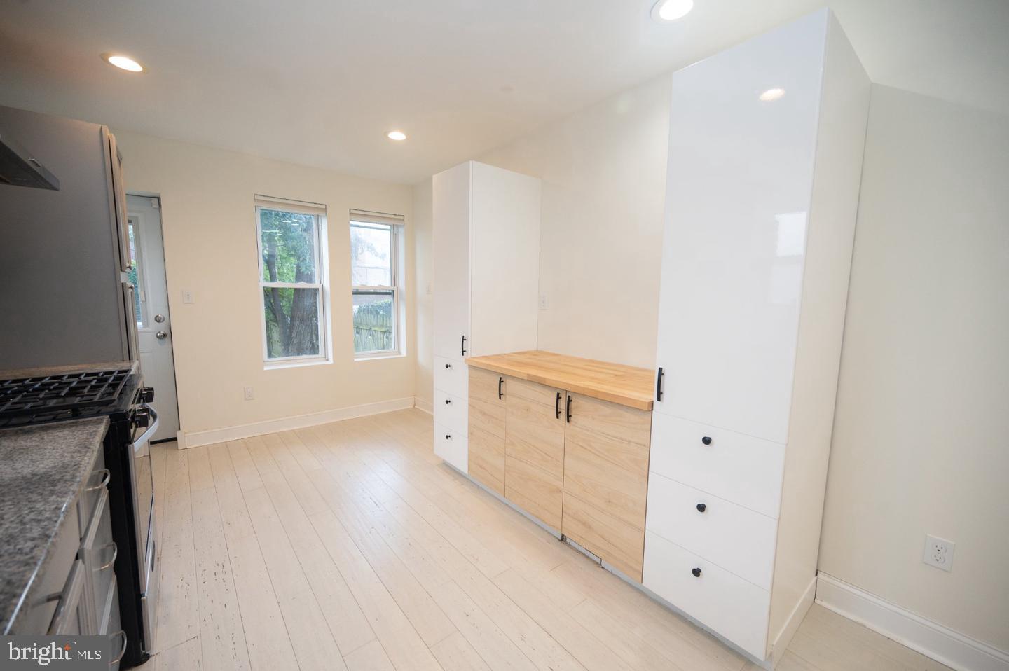 148 E Duval St Property Photo 16