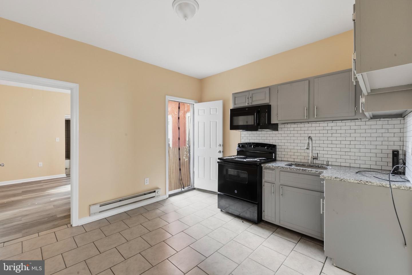 4123 Orchard St Property Photo 5