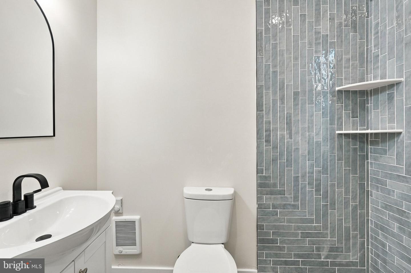 2645 N 8th St Property Photo 13