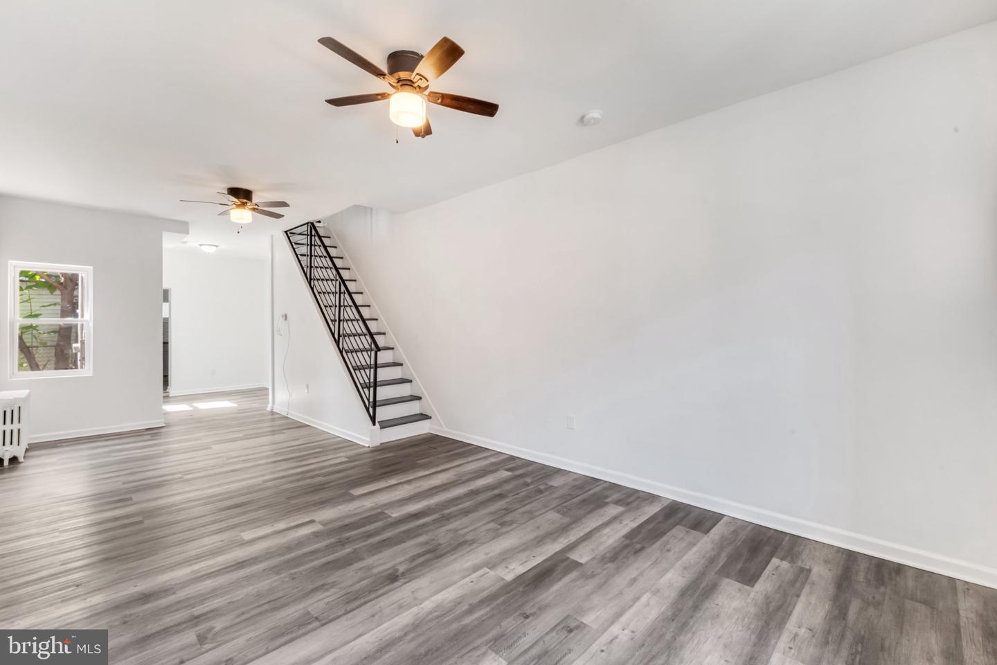 2066 E Stella St Property Photo 2
