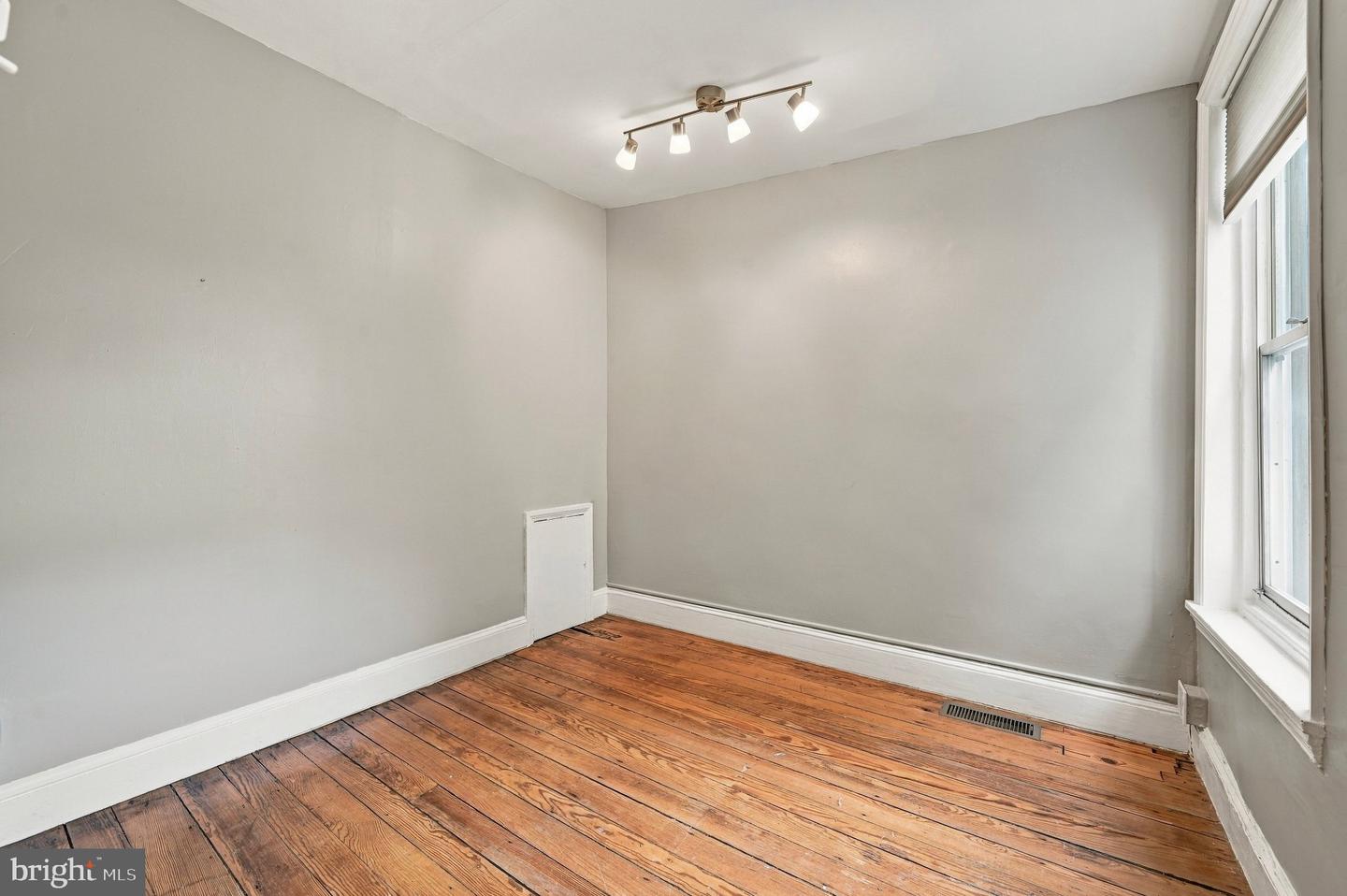 4603 Saint Davids St Property Photo 8