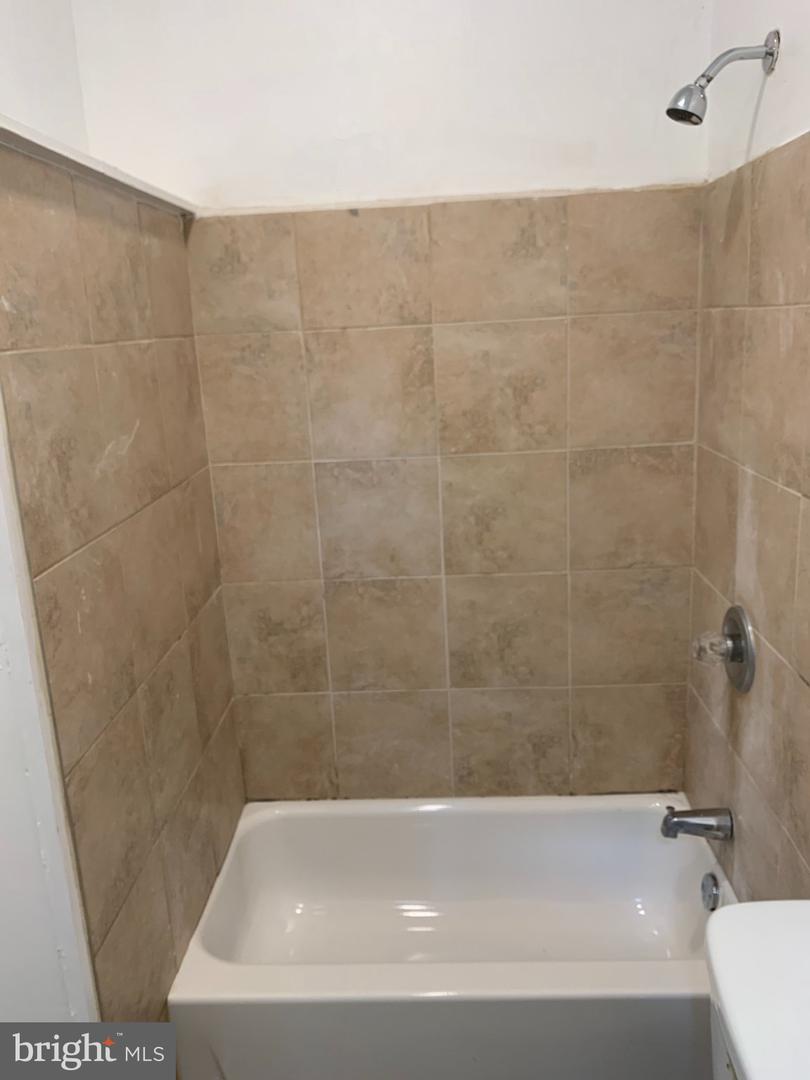 127 W Logan St Property Photo 11