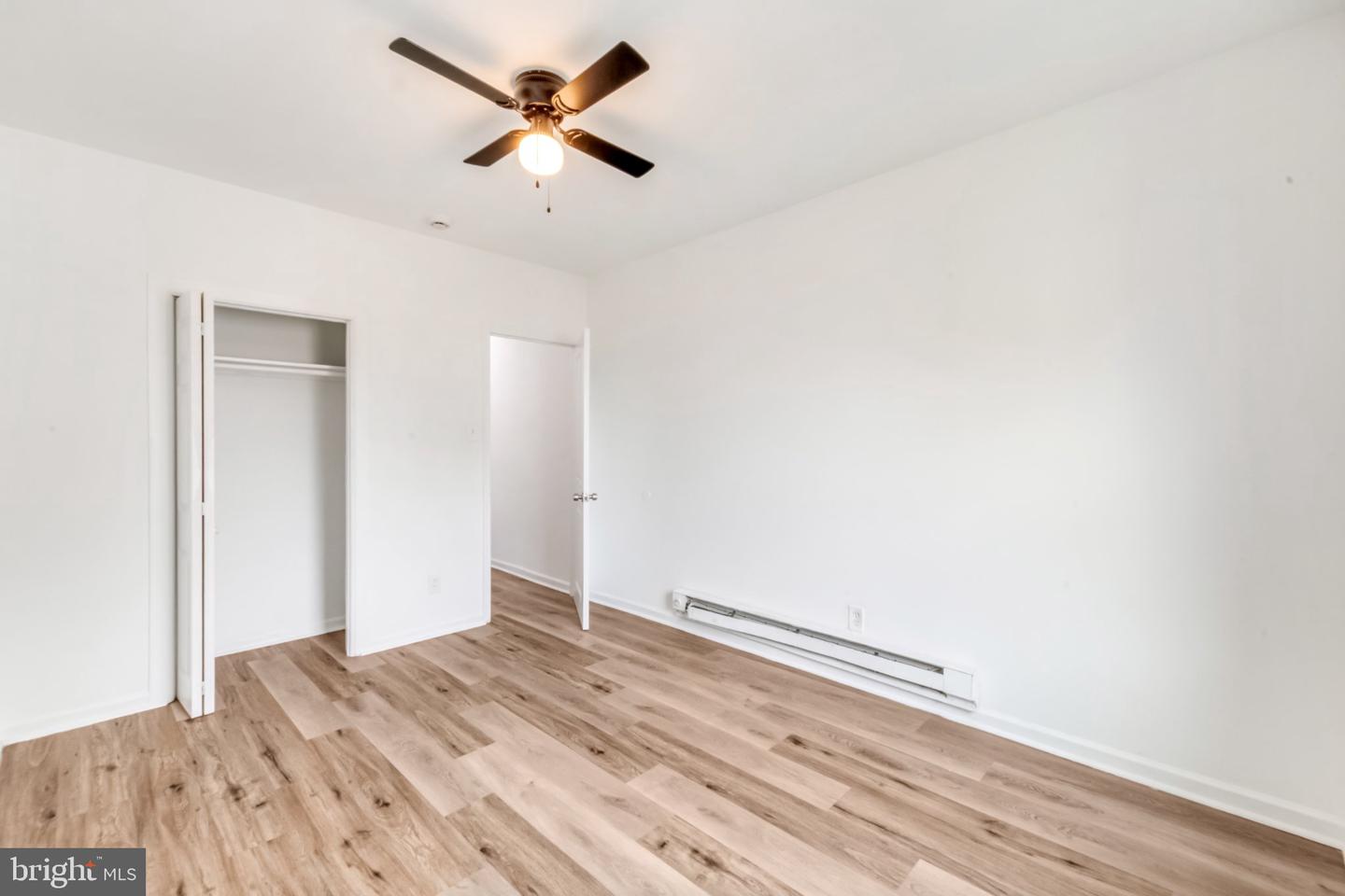 2307 E Clearfield St Property Photo 9