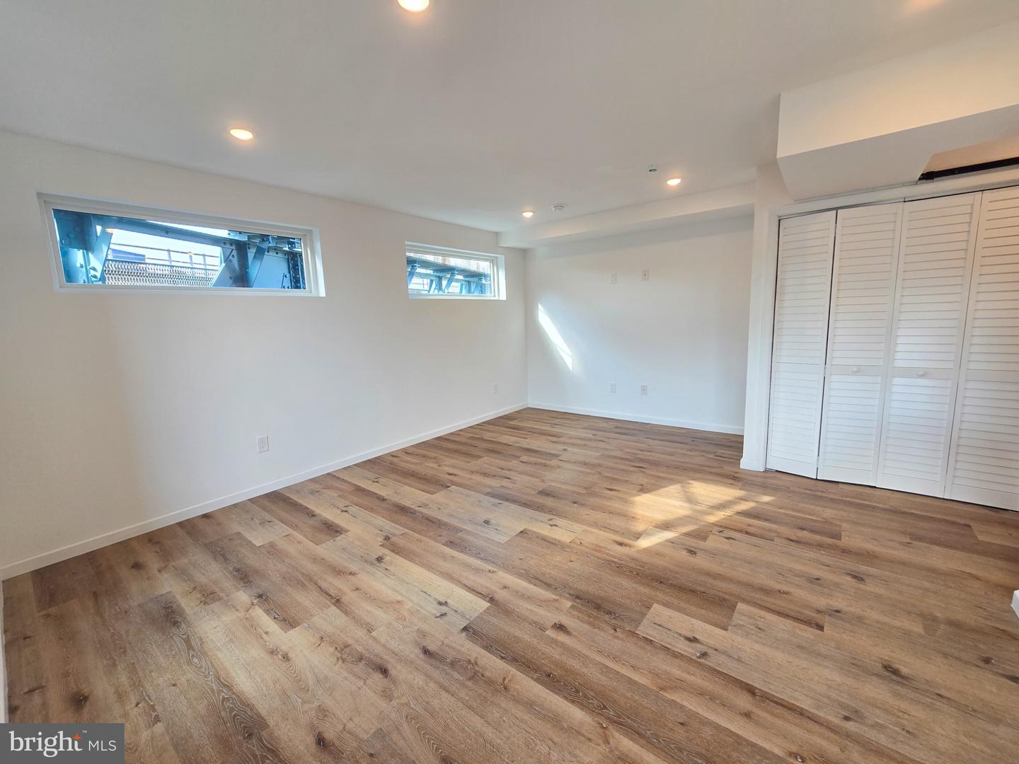 2401 Kensington Ave #2 Property Photo 3