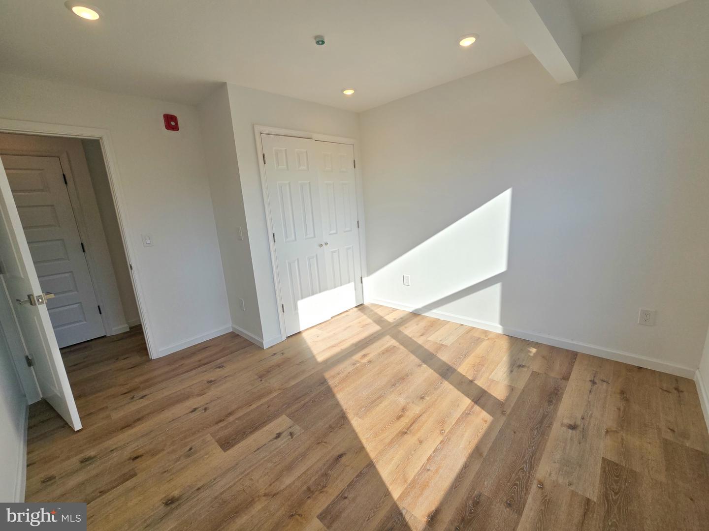2401 Kensington Ave #2 Property Photo 6