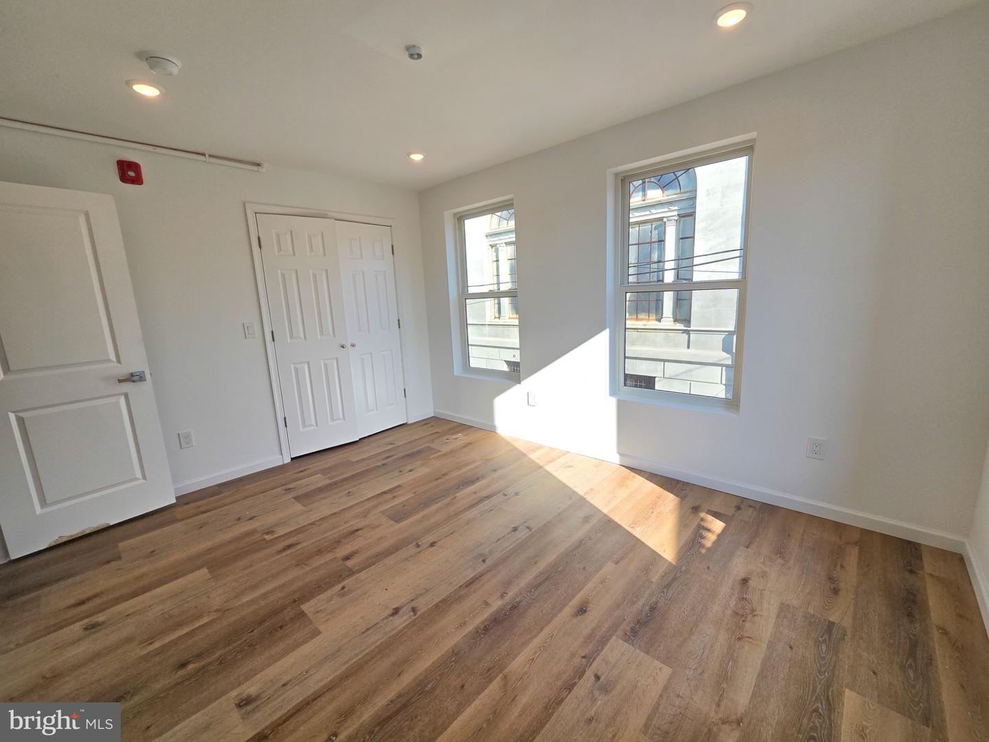 2401 Kensington Ave #2 Property Photo 10