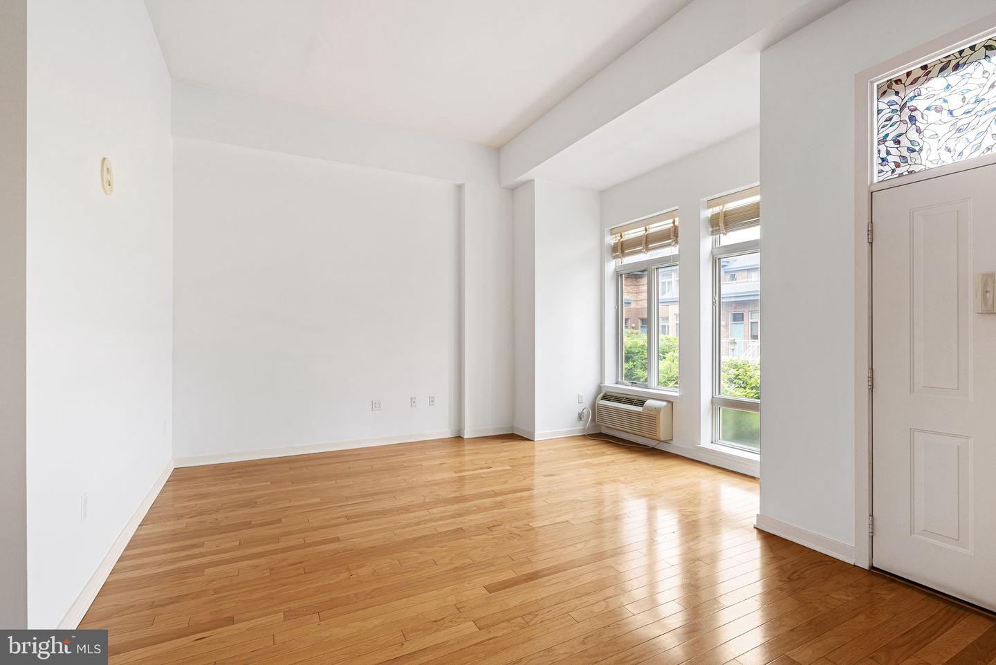 1900 Hamilton St #d12 Property Photo 5