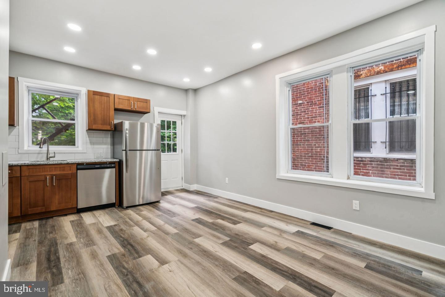 4824 SANSOM ST #2 Property Photo 1