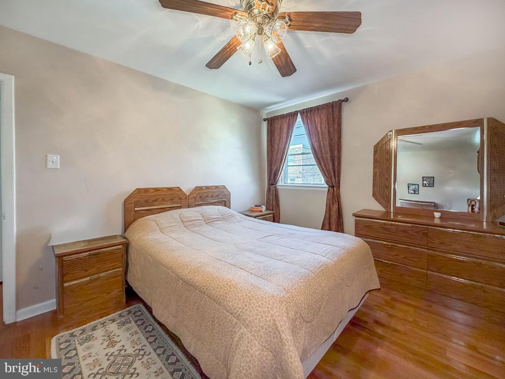 7842 Brier St Property Photo 15