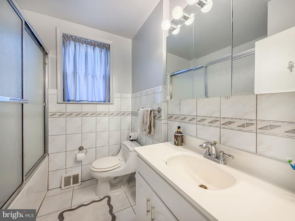 7842 Brier St Property Photo 19