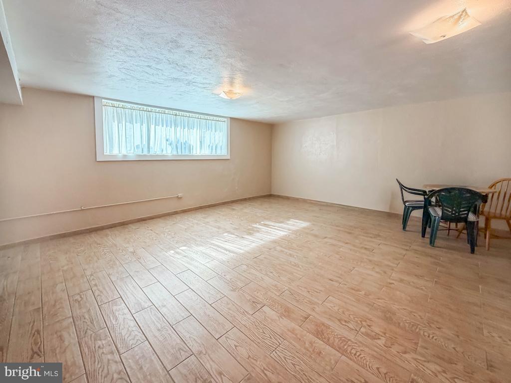 7842 Brier St Property Photo 24