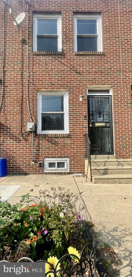 1523 W THOMPSON ST