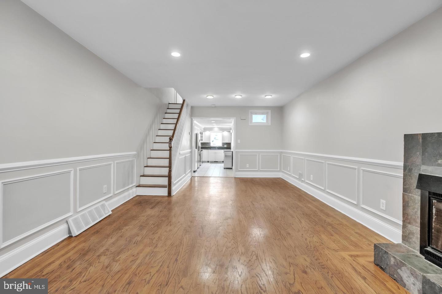 719 N Uber St Property Photo 2