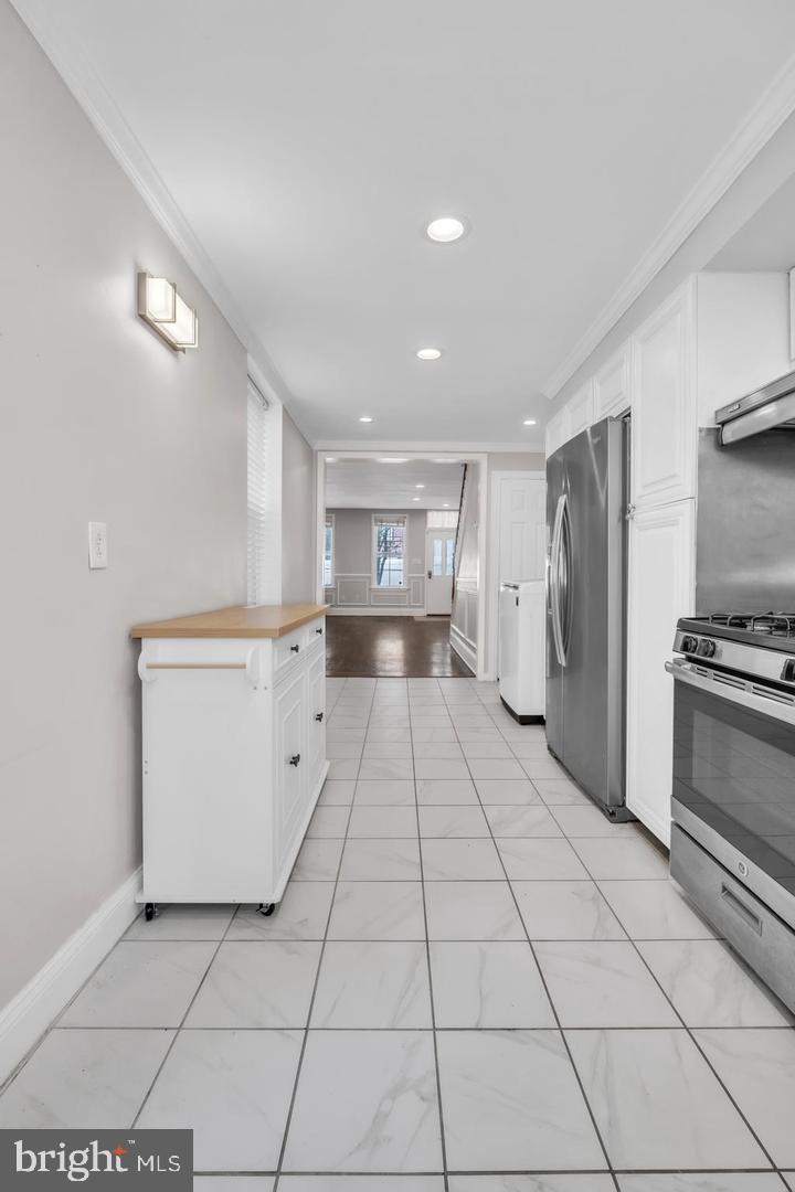 719 N Uber St Property Photo 5