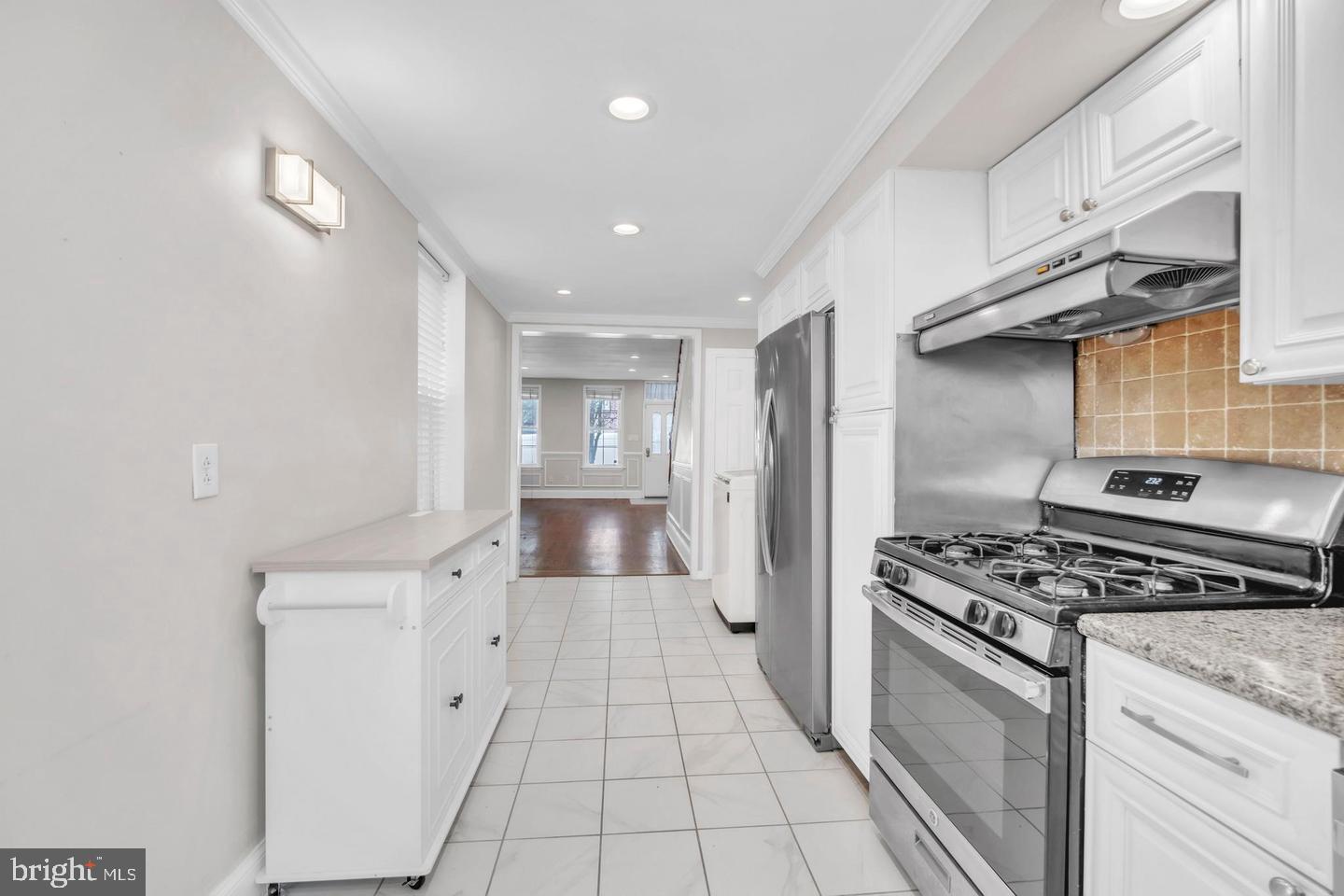 719 N Uber St Property Photo 6